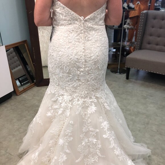 NEW Blush Ivory Mermaid Lace Fit & Flare Bridal Gown, Sexy Flattering Strapless - Picture 10 of 14